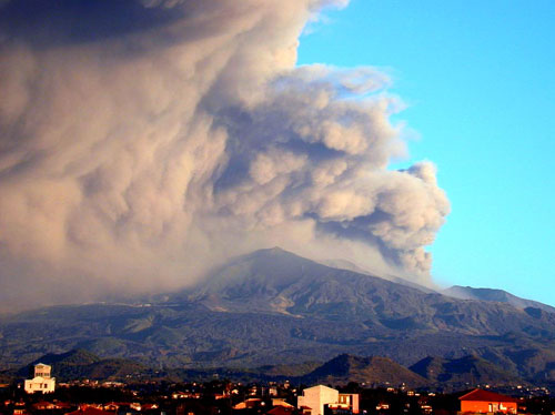 Vista Etna in eruzione 2002